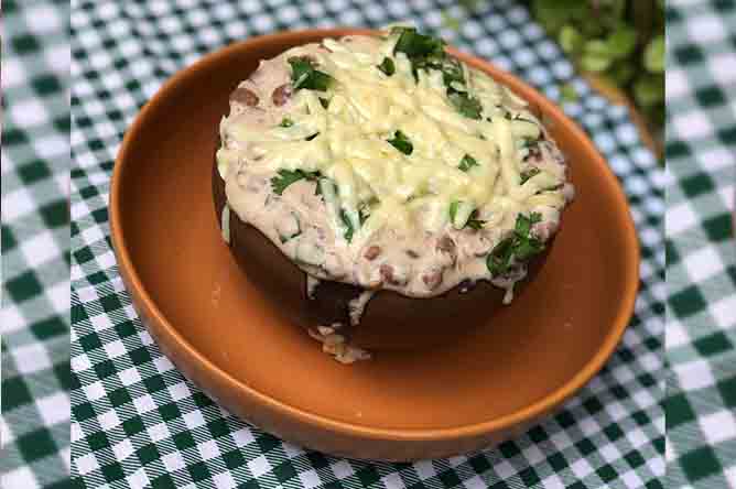Feijão Verde Cremoso Natan na cumbuca de barro