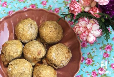 Bolinho de Feijão Verde Natan com Queijo Coalho